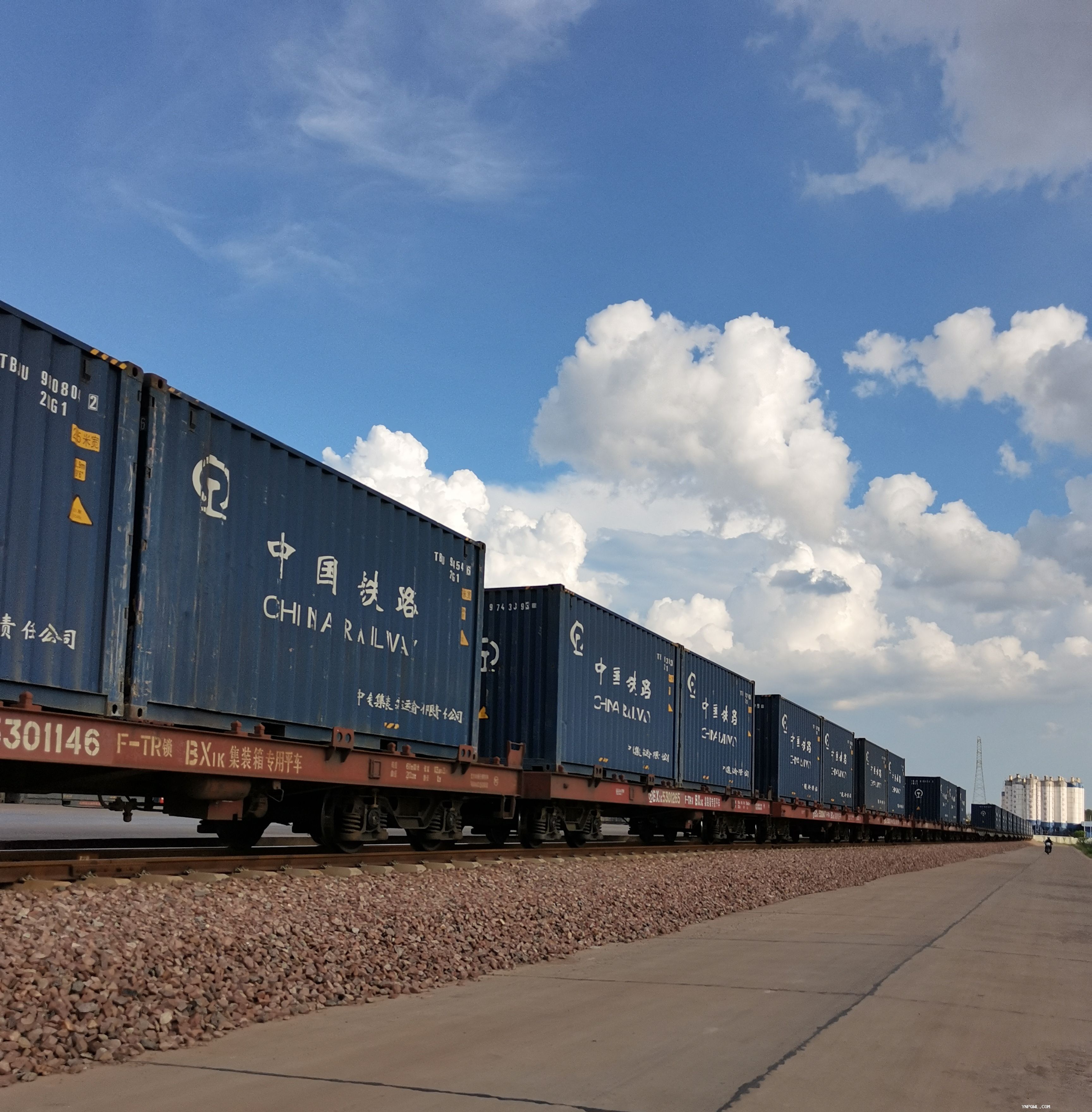 借助中老鐵路提高貨物運輸?shù)男?/></i>
</a> </li>
<li> <a href=