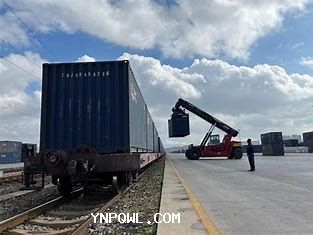 中老鐵路國(guó)際貨物運(yùn)輸貨物量突破1000萬噸